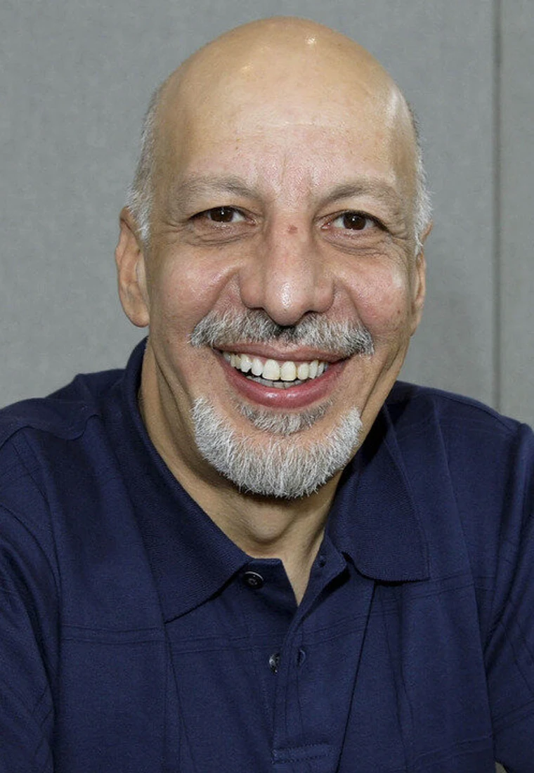 Эрик Авари